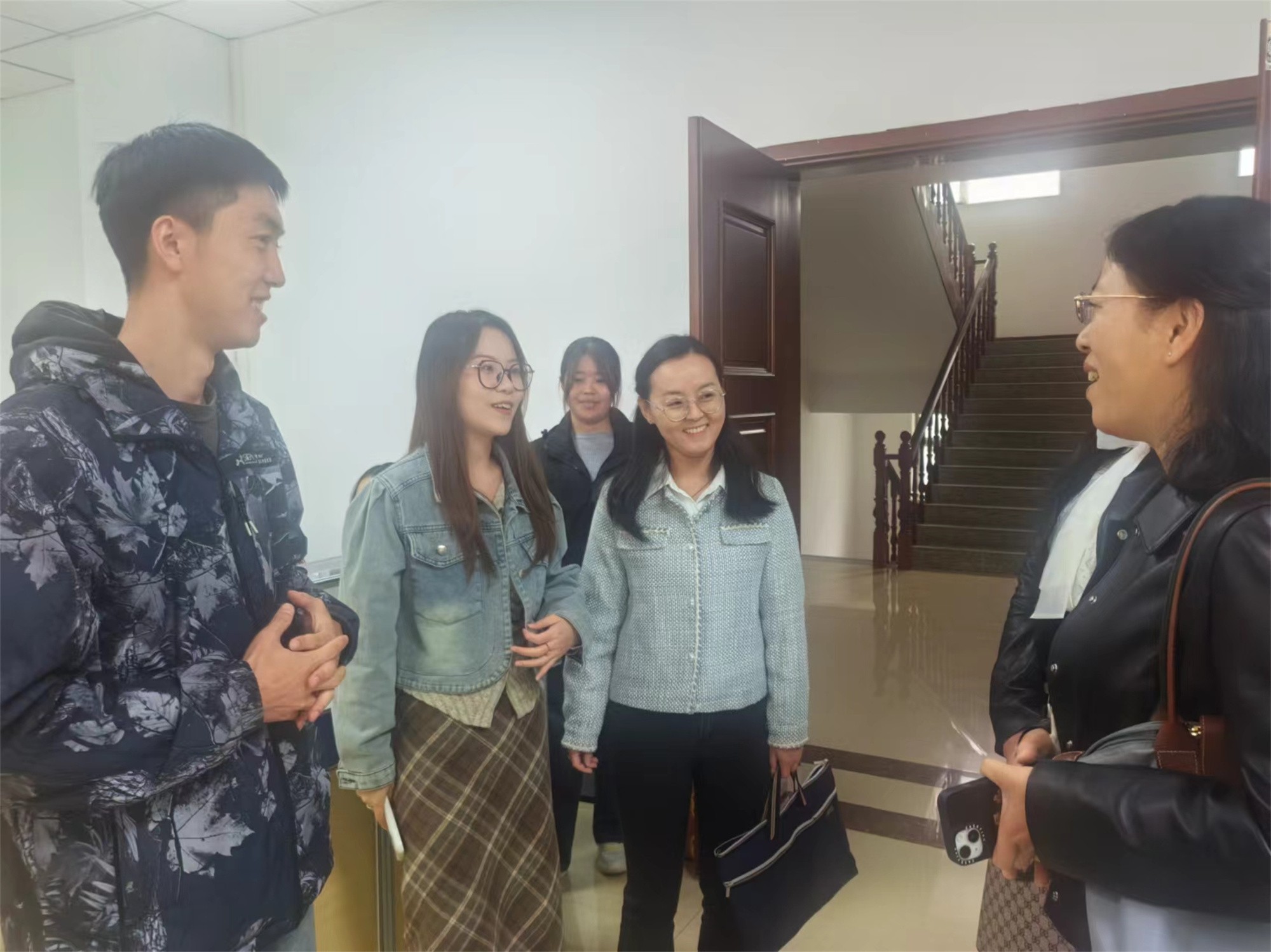 1728723960676026285.jpg 3fb372b59b4cc8034e2f20ed4189888.jpg